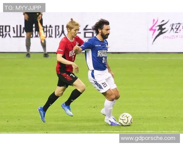 娱乐圈明星与足球明星的交集与碰撞探讨他们的生活与事业背后的故事