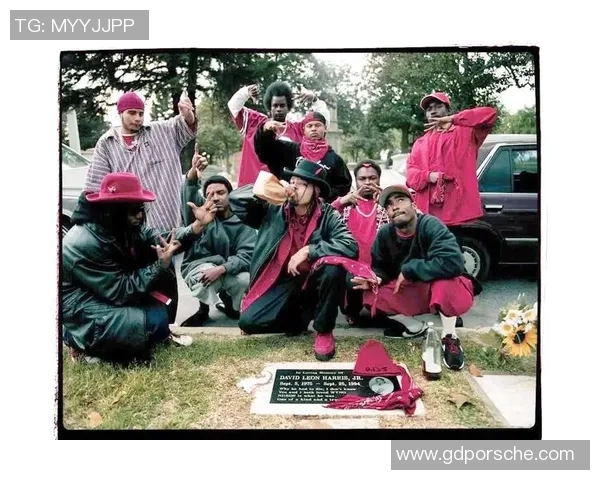 足球场上的疯狂传奇:那些让人瞠目结舌的明星故事与背后的黑暗面 足球场上的疯狂传奇:那些让人瞠目结舌的明星故事与背后的黑暗面